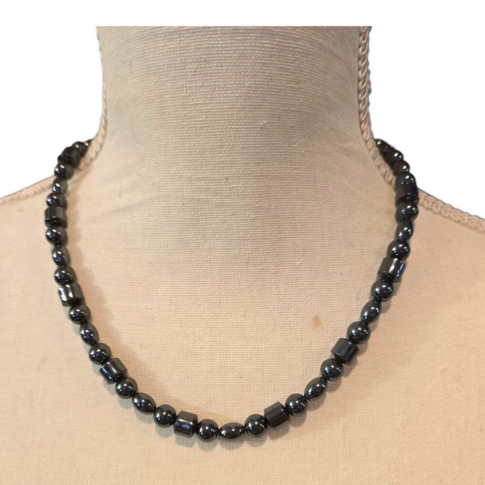 Hematite Beaded Necklace Graduated Barrel & Round Beads Unisex 18" Gunmetal Gray